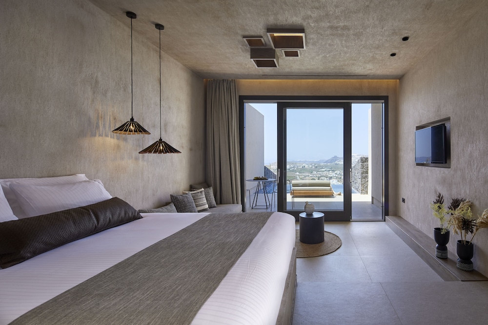 North Santorini Luxury Spa Hotel 14/50