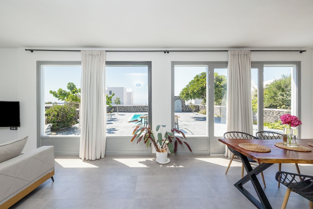 Thermes Luxury Villas by Mr. and Mrs. White 34/50