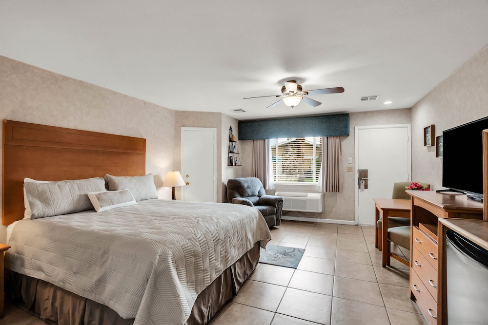 Inn at Deep Canyon 22/71