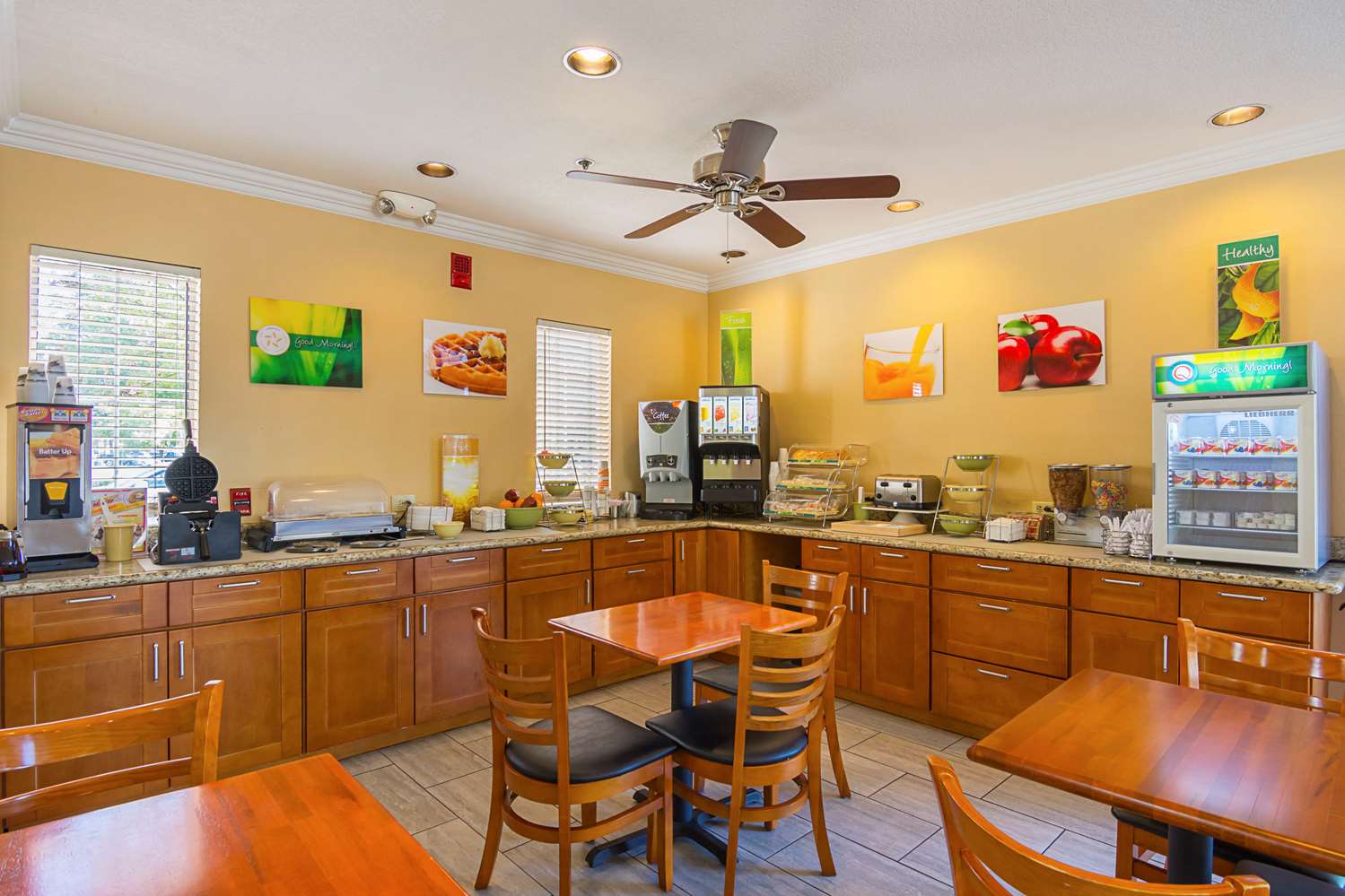 Quality Inn Fresno Yosemite Airport 20/27