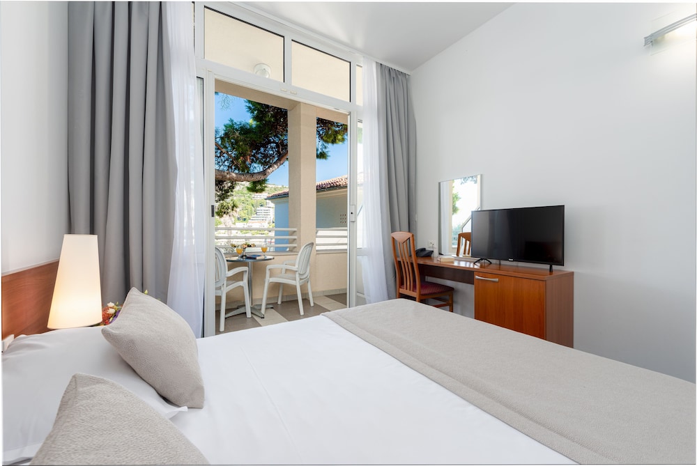 STANDARD, DOUBLE OR TWIN BED, COURTYARD VIEW, BALCONY