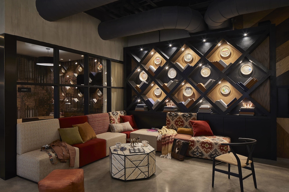 Moxy Chattanooga Downtown 24/60