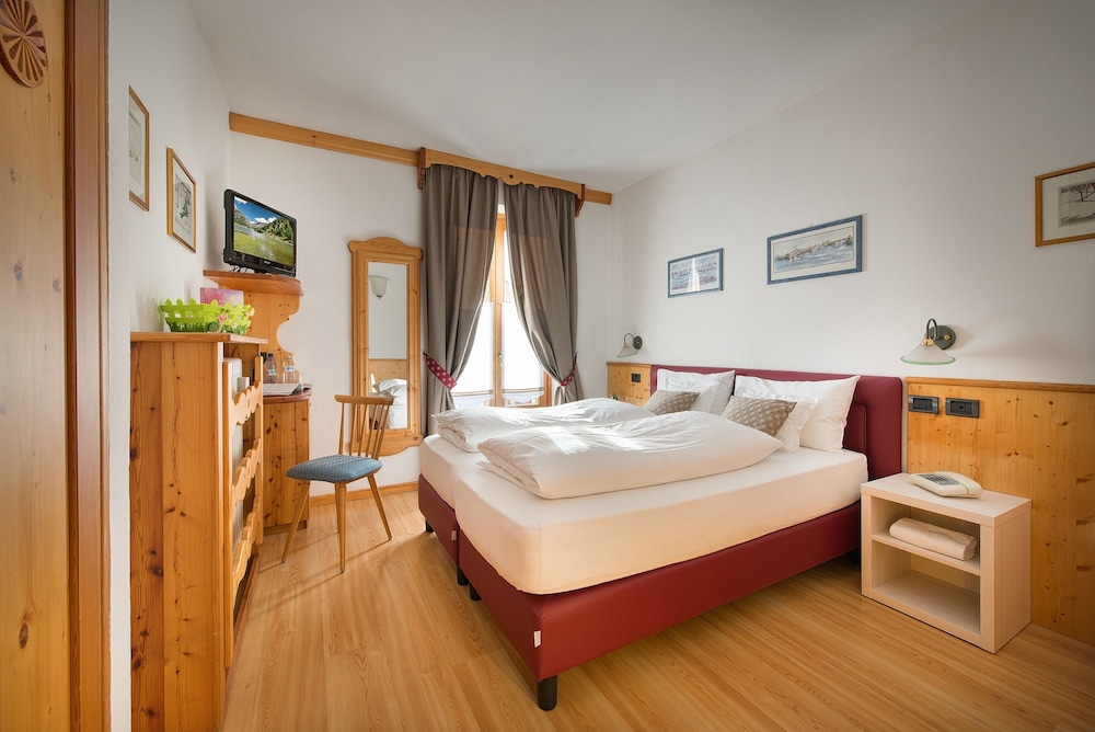 غرفة قياسية بسريرين منفصلين، Hotel Posta 3/4