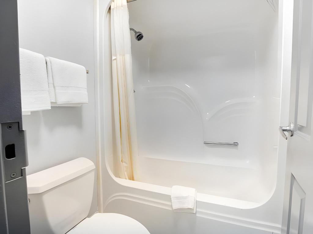 غرفة بسريرين كوين للمدخنين، Quality Inn Kinder, LA 10/10