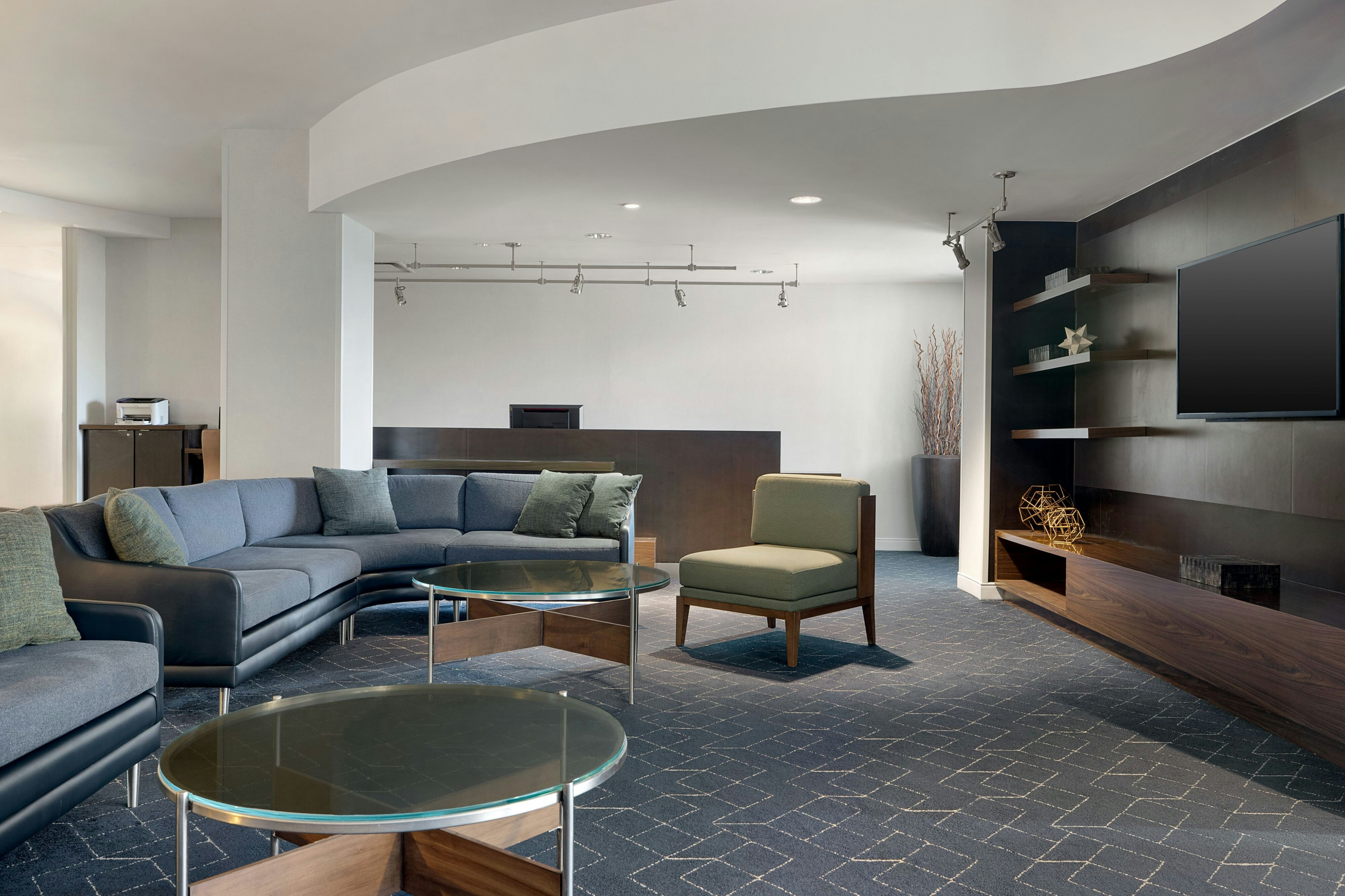Courtyard By Marriott Republic Aprt Long Island Farmingdale 35/71
