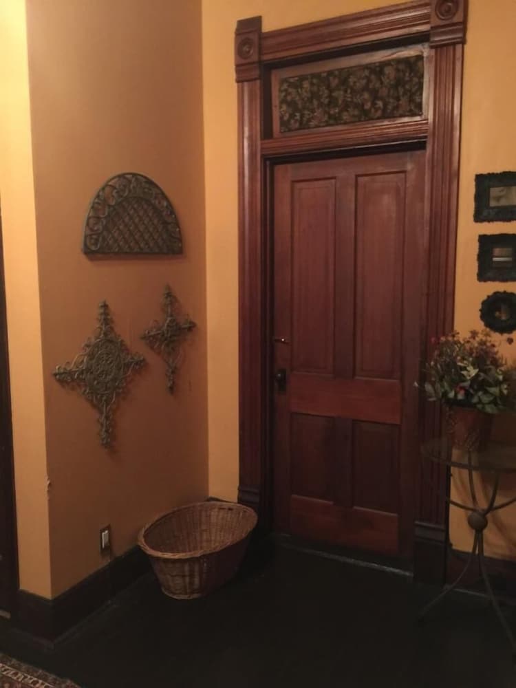 Fig Tree Manor 25/45