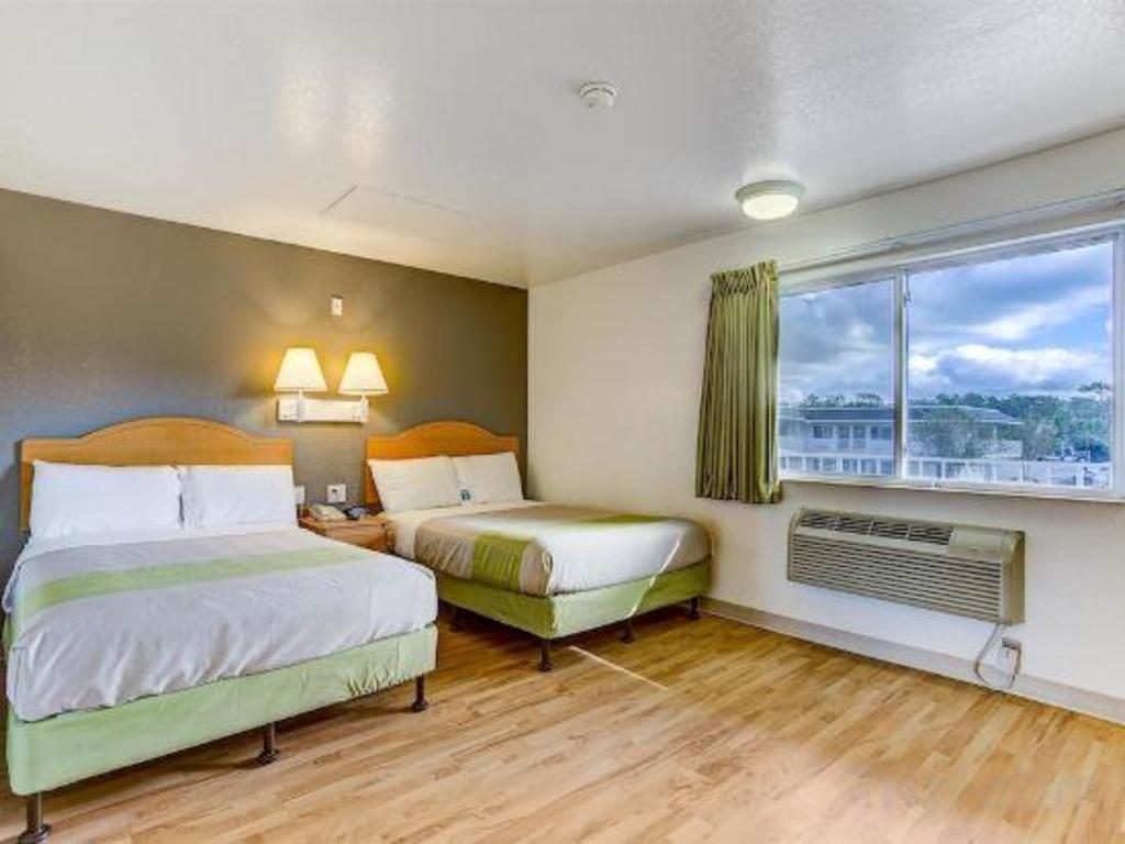 2 Full Beds - Extended Suite