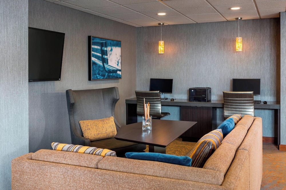 Residence Inn By Marriott Bloomington By Mall of America 38/48