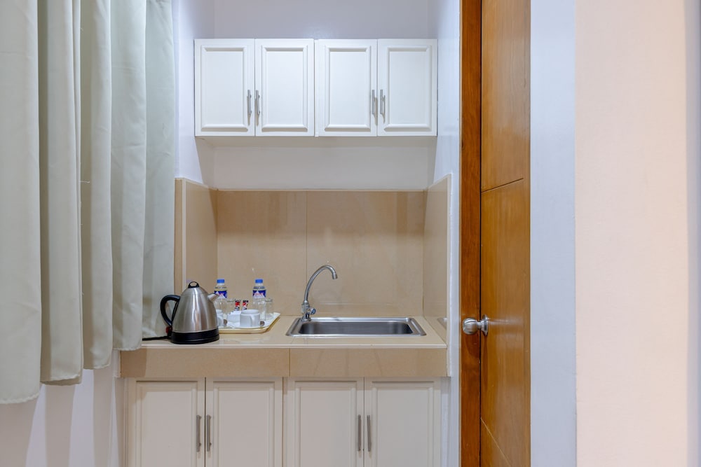 Baymont Suites And Residences 39/40