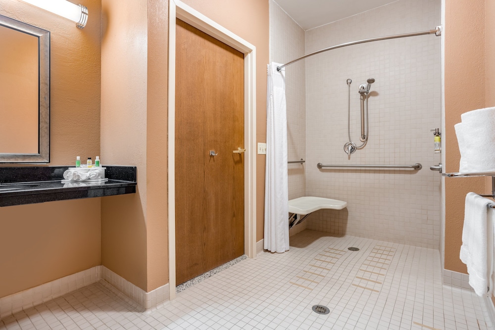 Holiday Inn Express Hotel Suites Canton 16/62