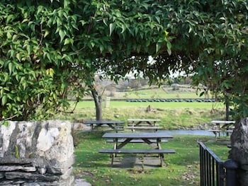 The Eagle and Child Inn 14/28