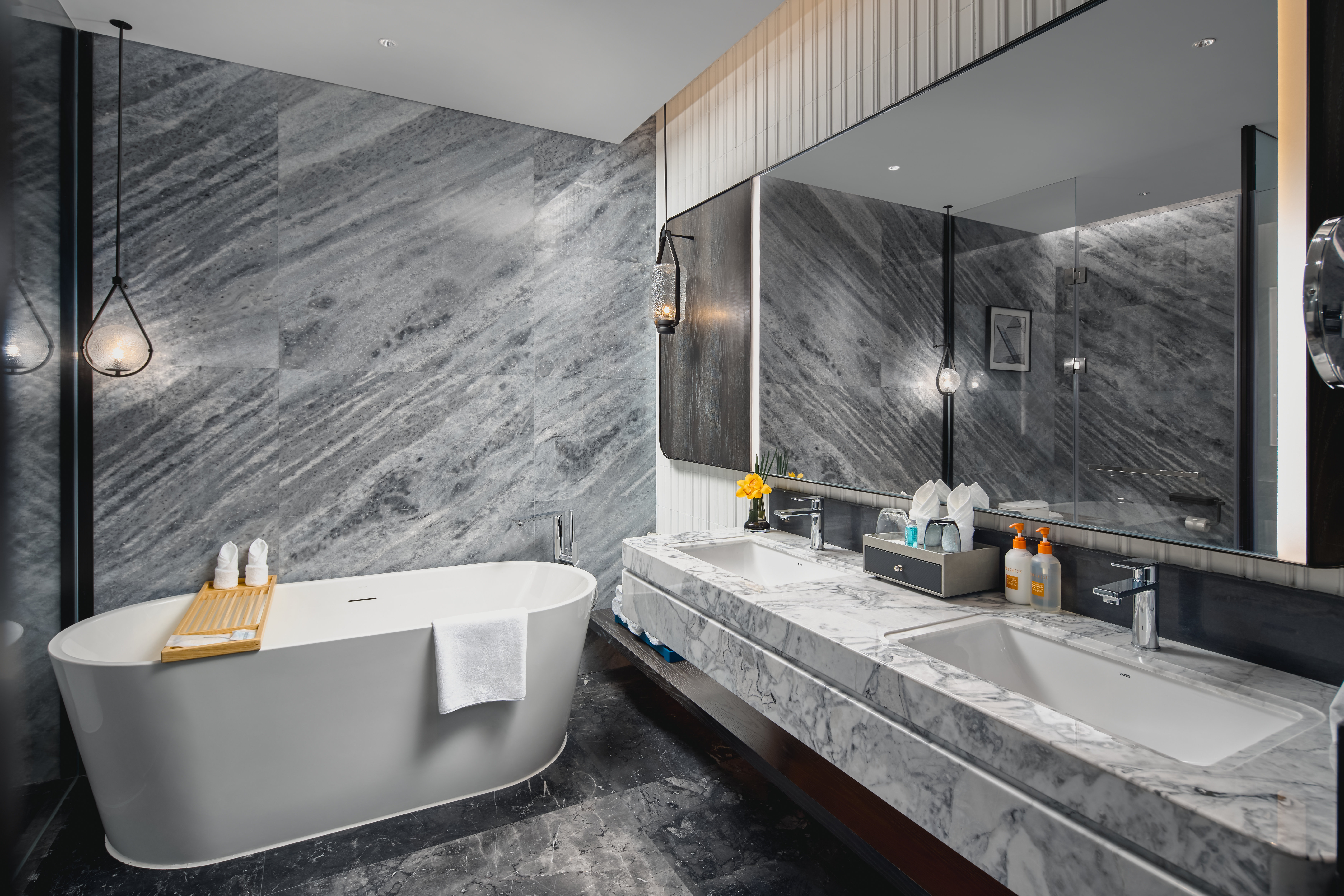 Crowne Plaza Ezhou 61/63
