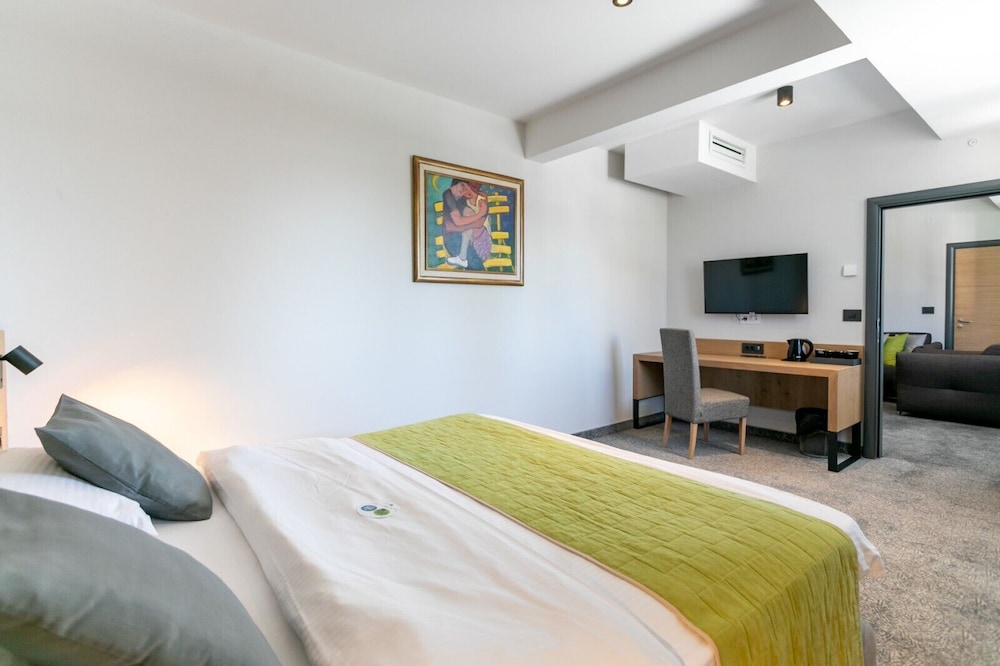 Hotel Zlatibor Mona 22/72