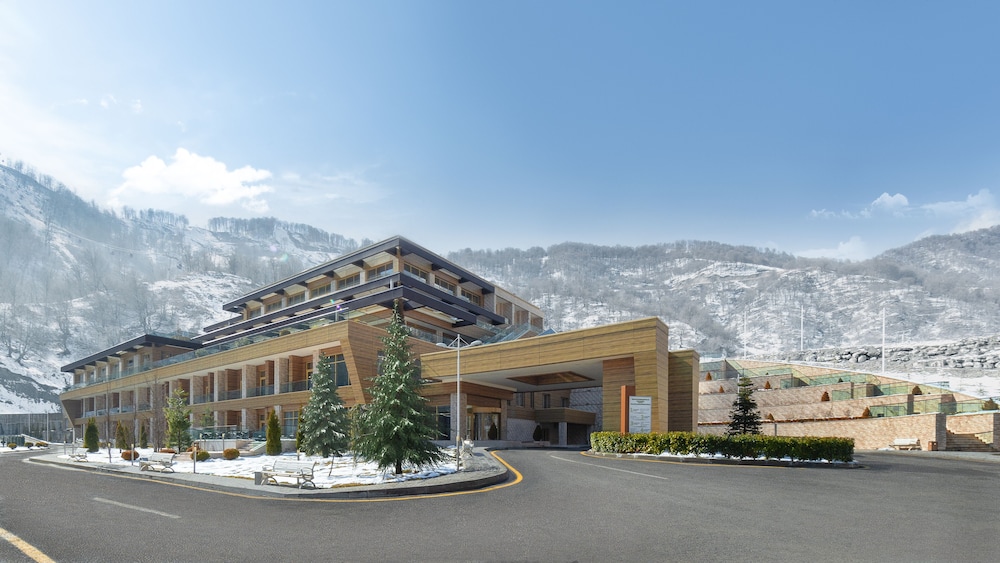 Qafqaz Tufandag Mountain Hotel in GABALA