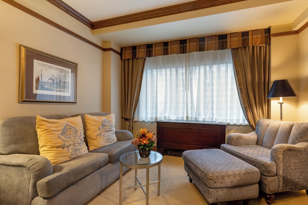 The Blakely by LuxUrban 24/45