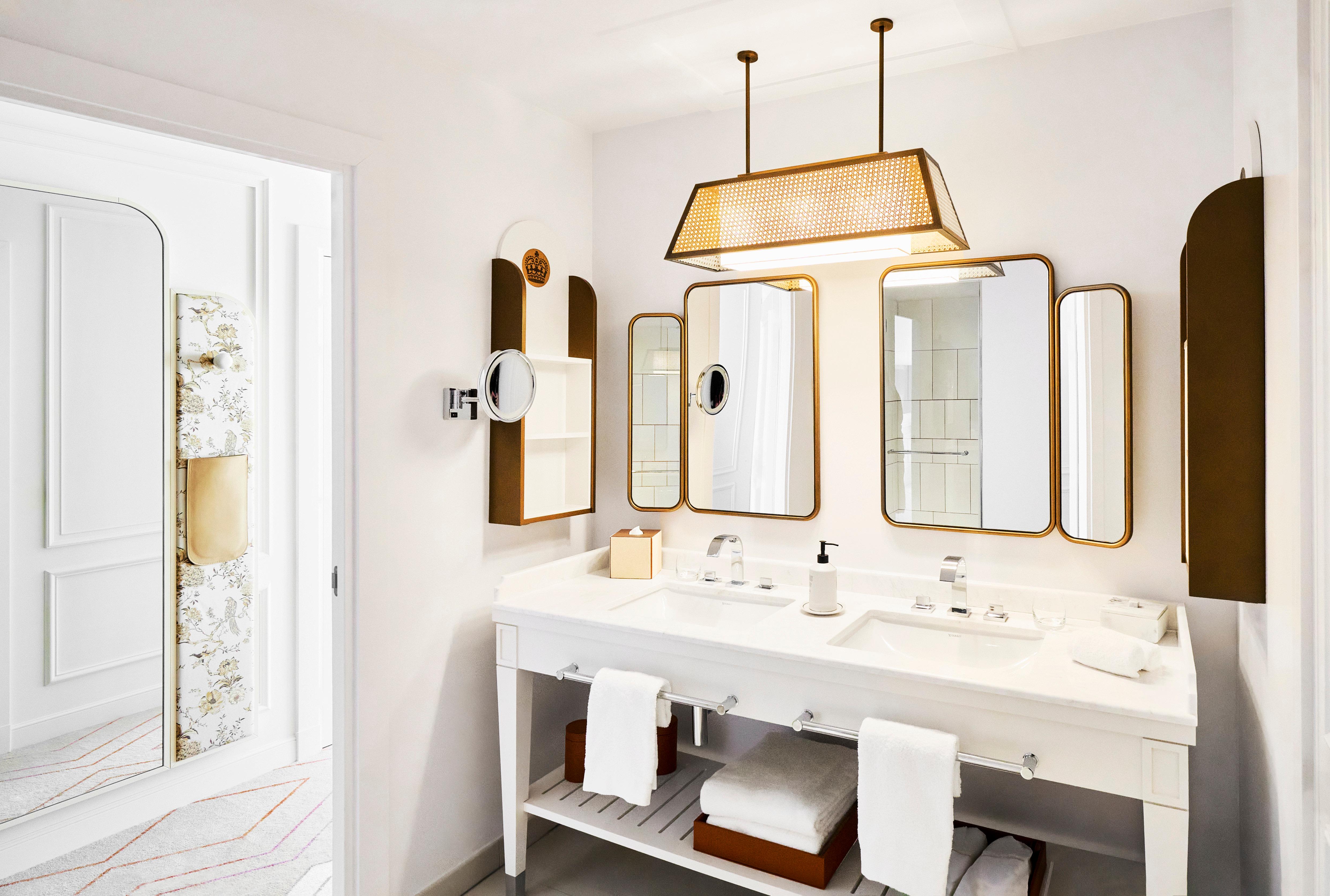 جناح بإطلالة على الحديقة بشرفة بغرفة نوم واحدة مع أريكة، Carlton Cannes, a Regent Hotel 5/5