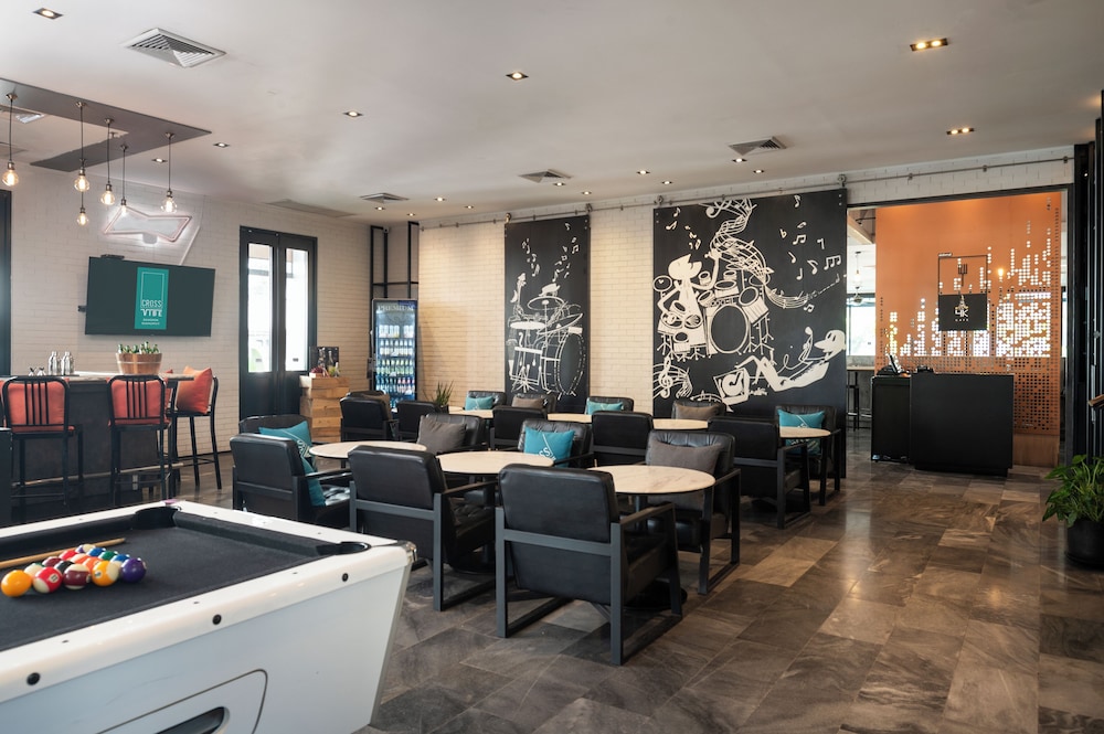 Cross Vibe Bangkok Sukhumvit 50/71