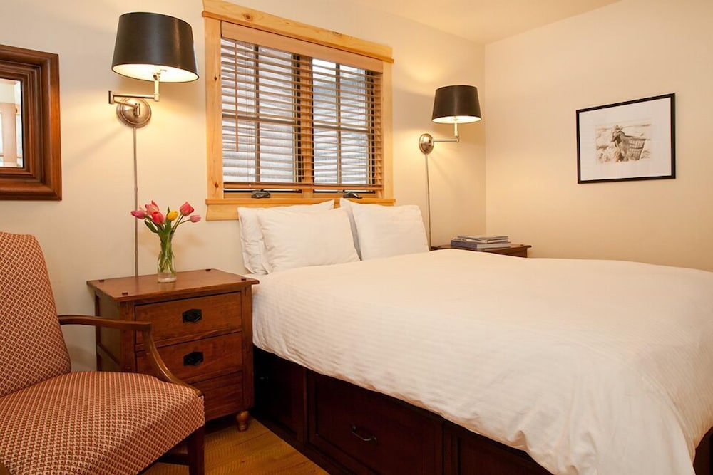 The Alpine House Lodge & Cottages 21/45