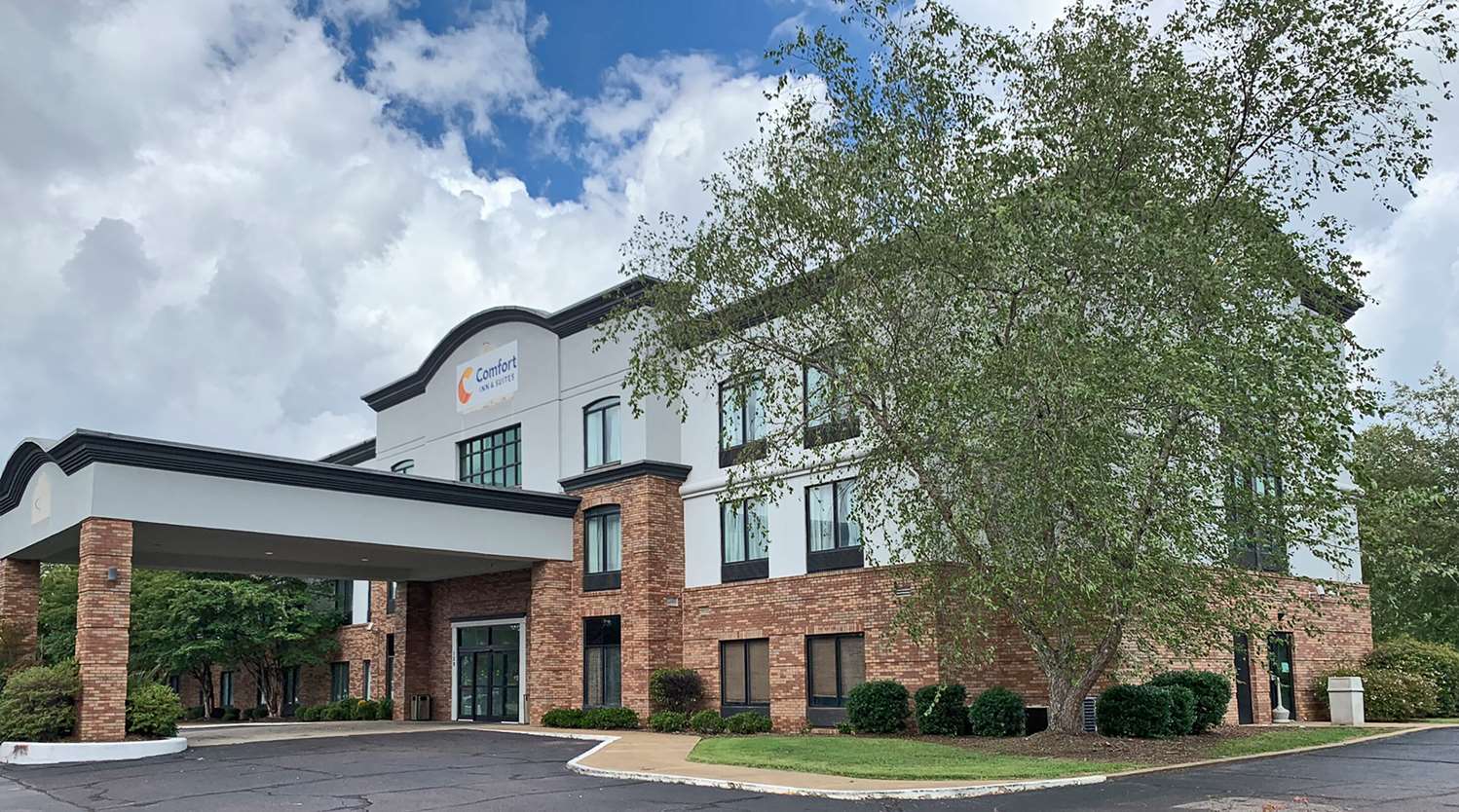 Comfort Inn & Suites Columbus North 2/35