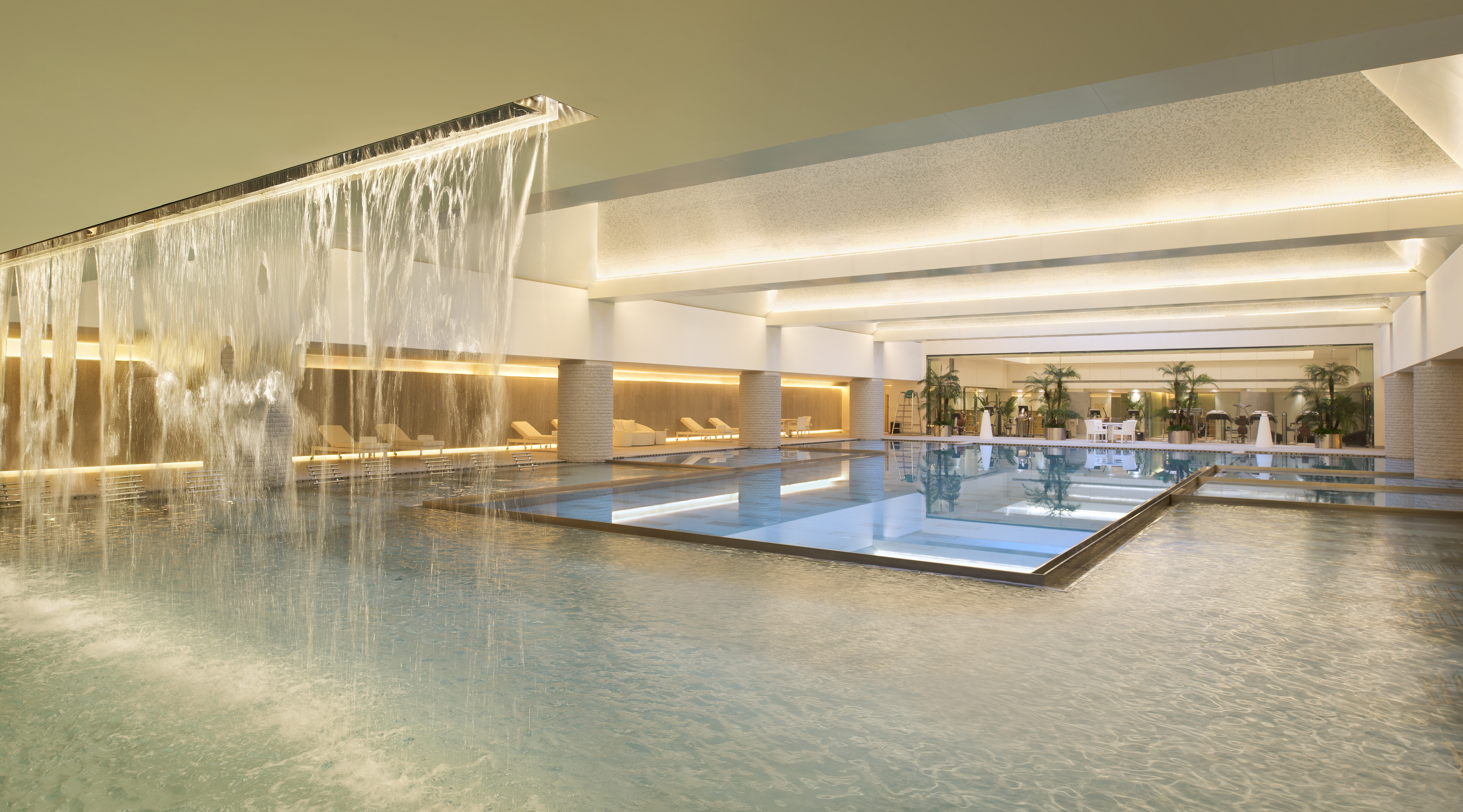 HUALUXE Shanghai Twelve at Hengshan, an IHG Hotel 18/38