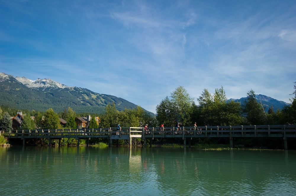Delta Whistler Village Suites 18/34