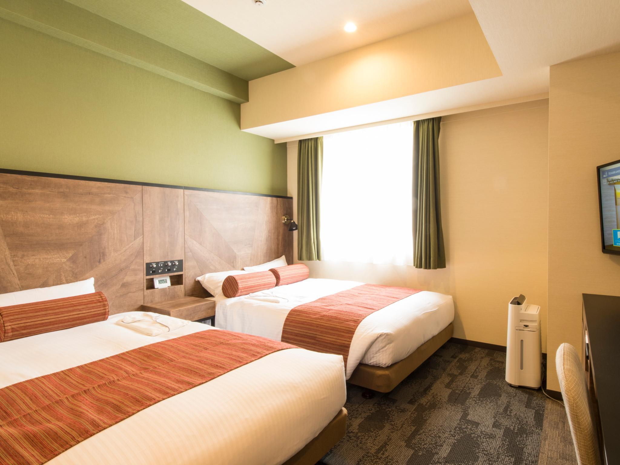 Semi Room, Standard, Twin Beds, 1 Double and 1 Single Bed, Smoking