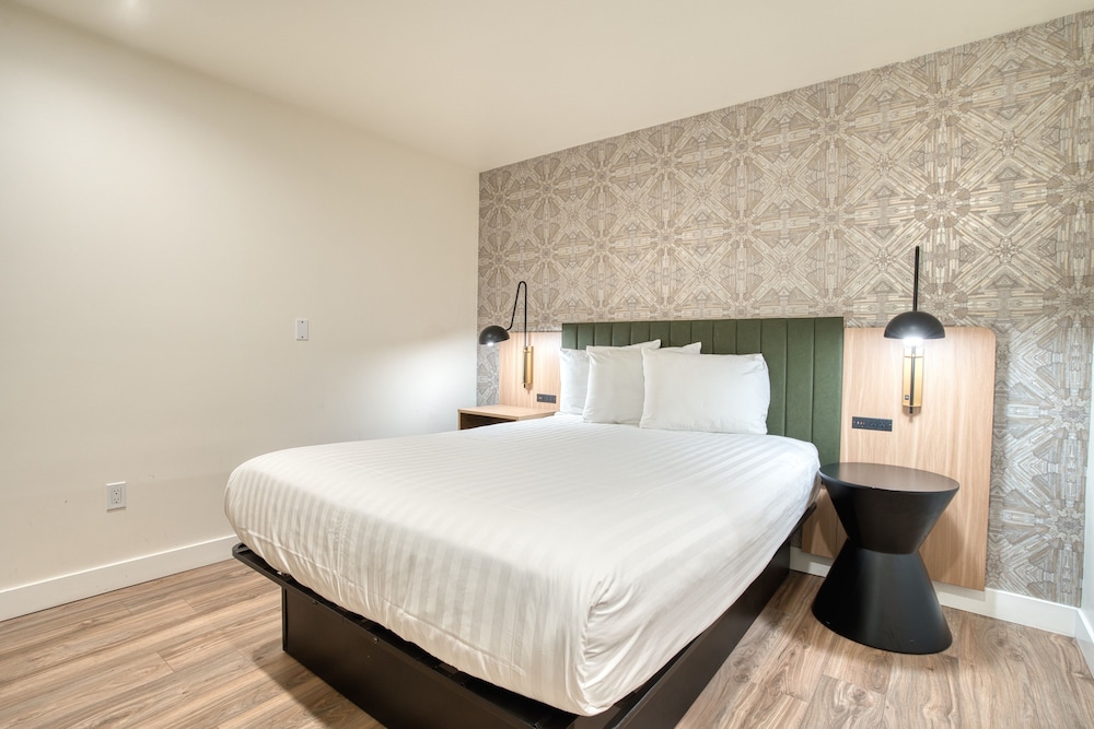 La Casa Inn 22/50