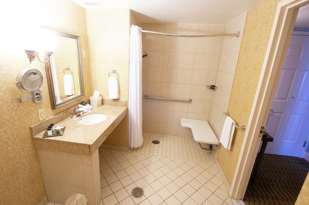 Virginia Crossings Hotel Conference Center 4/41