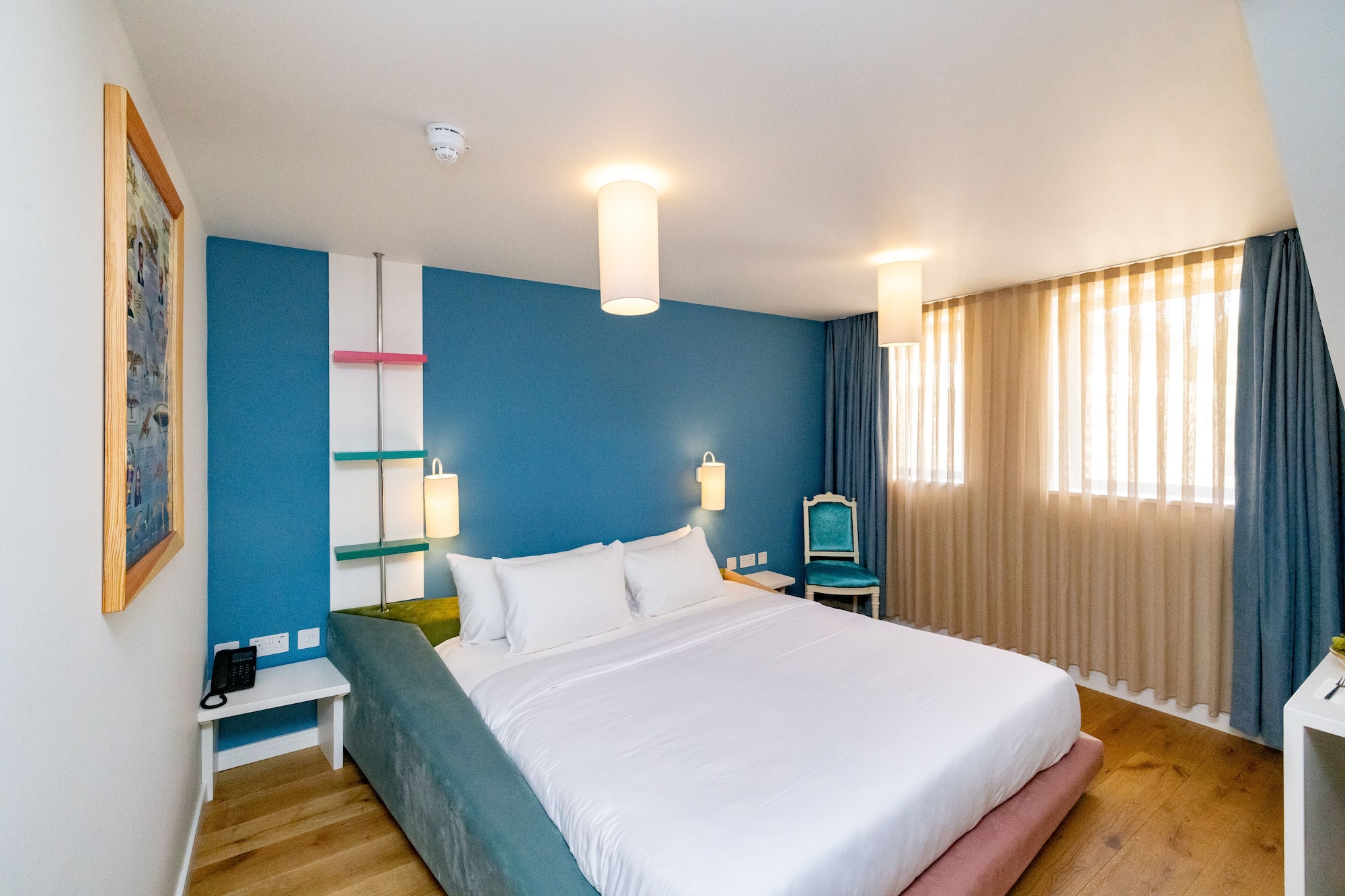 DELUXE, DOUBLE BED