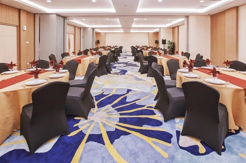 The Azana Hotel Airport Semarang 34/37