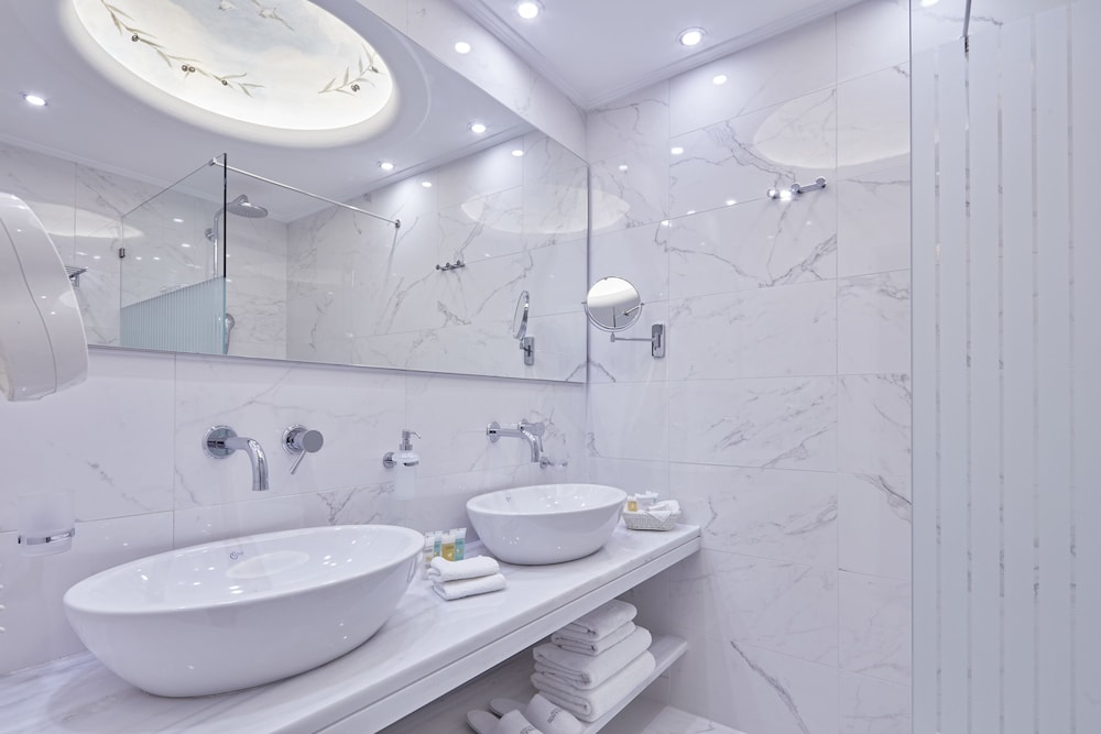 Ava Hotel Suites 5/39