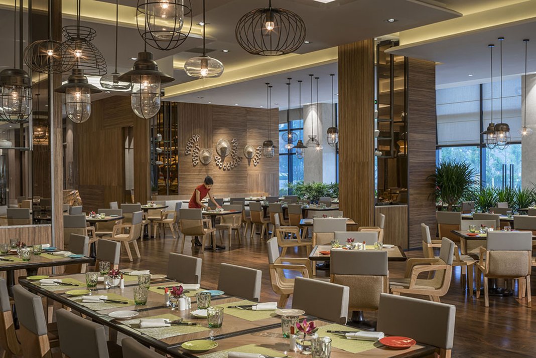 HUALUXE YANGJIANG CITY CENTER 62/79