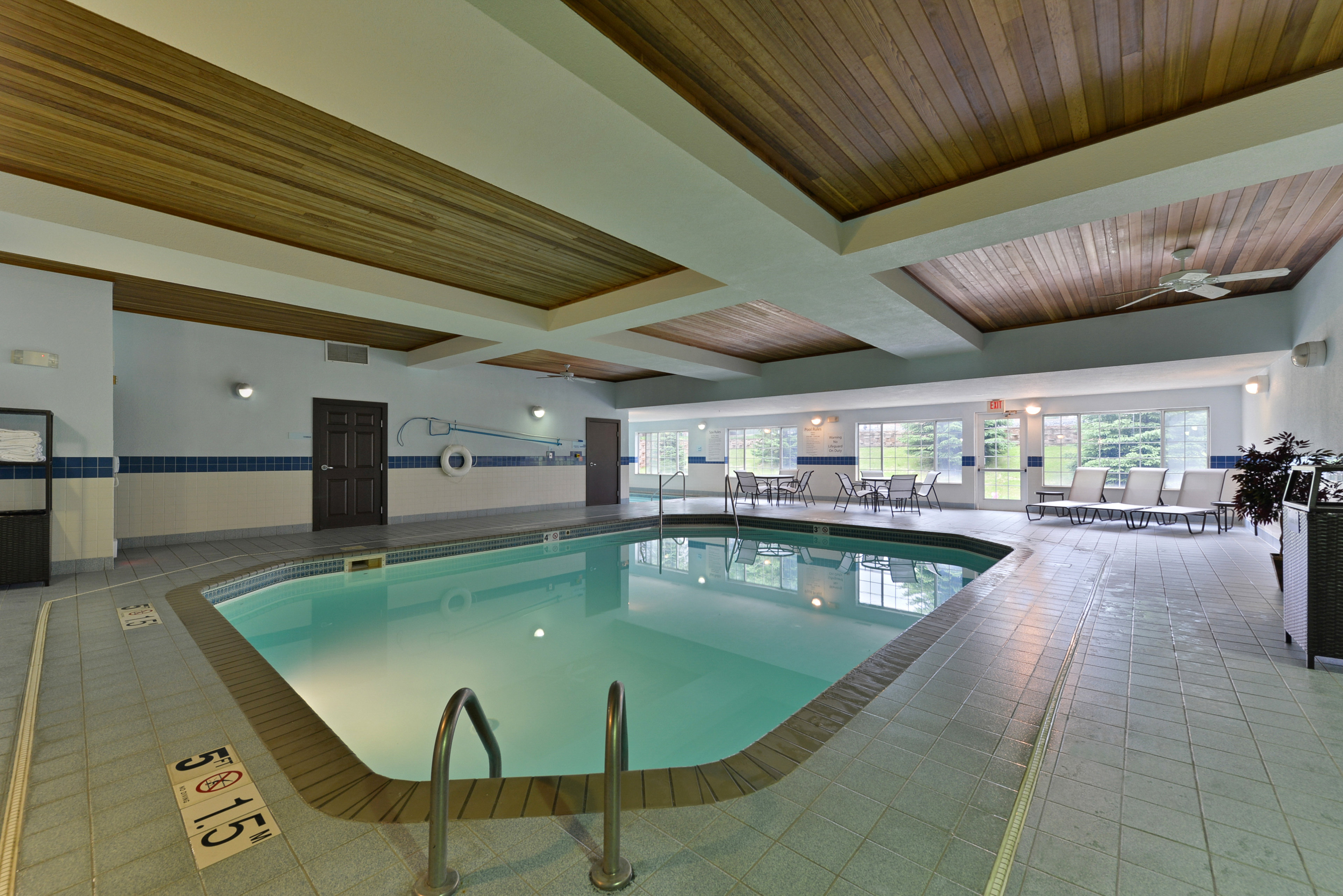 HOLIDAY INN EXPRESS ST PAUL S - INVER GROVE HGTS 21/47