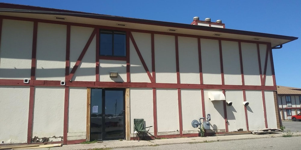 Guest Lodge 6/70