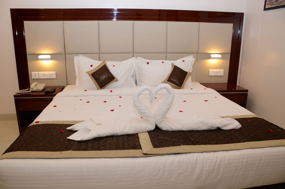 The Avr Hotels & Banquets 9/36