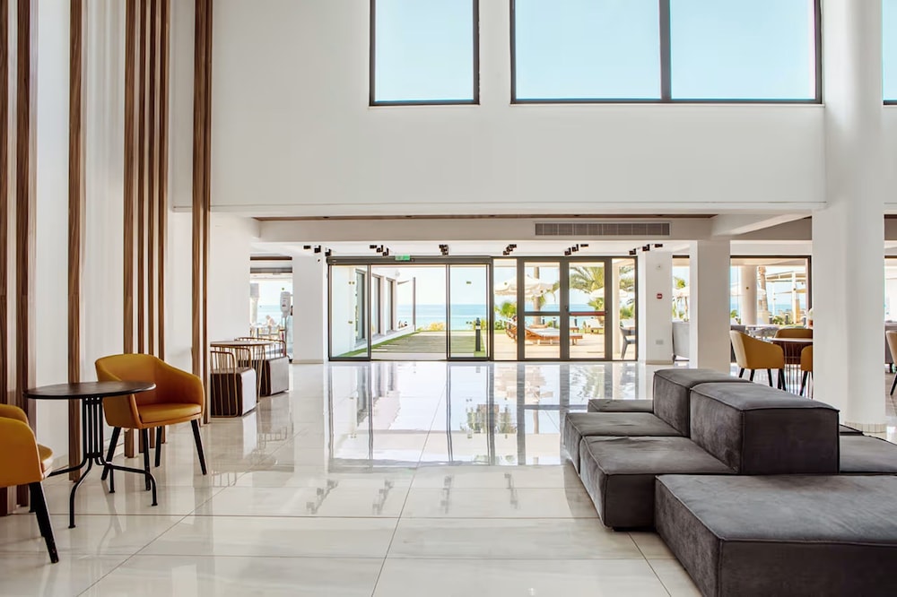 Piere Anne Beach Hotel 21/47