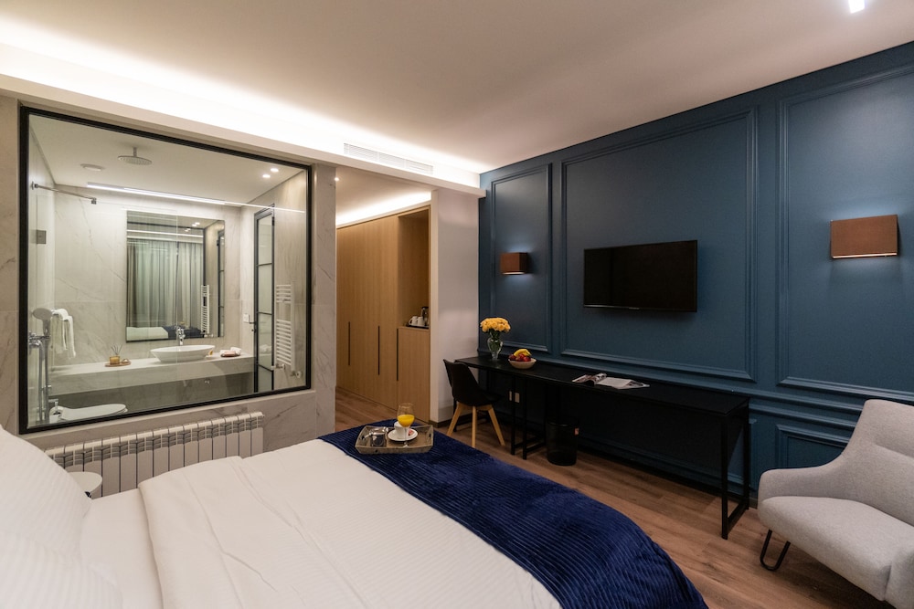 Votre Hotel 22/68