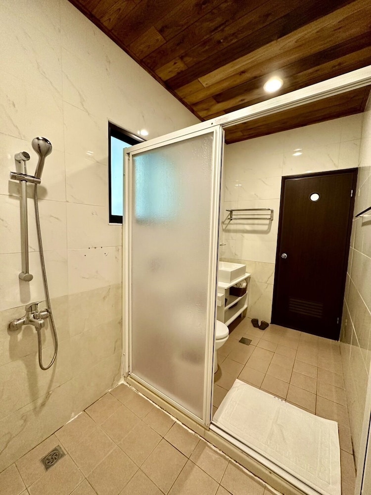 Li Wu Zuo Can B&amp;B 40/71