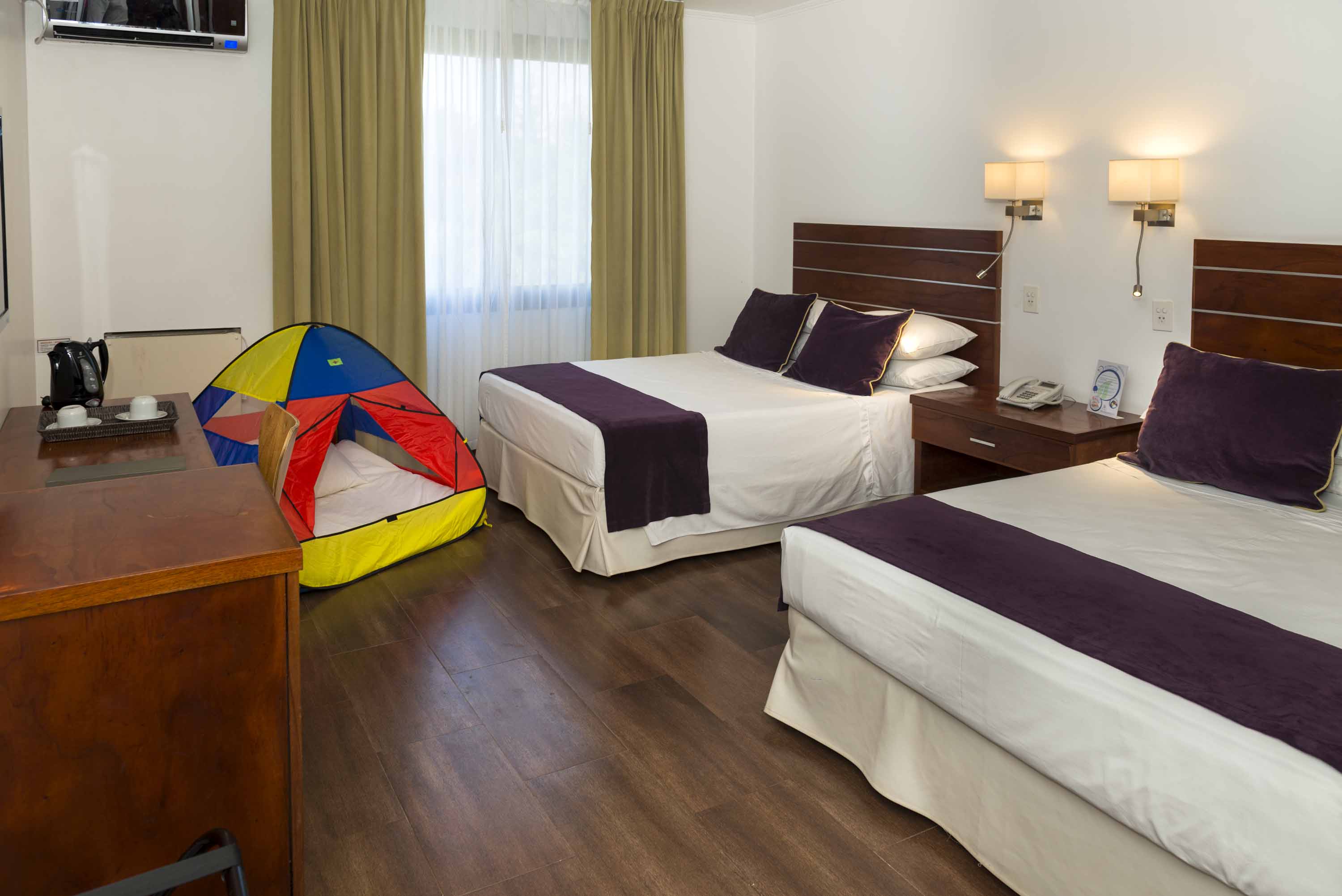 غرفة قياسية ثلاثية، Saint George Hotel 2/2