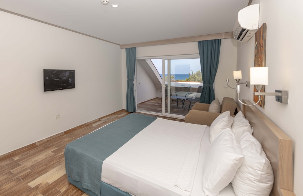SUPERIOR, DOUBLE BED, SOFA