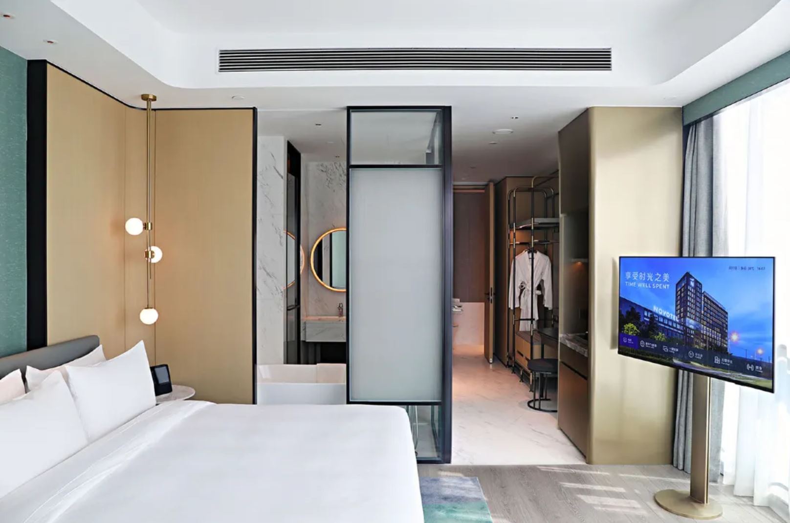 Deluxe, Double Bed, Lake View