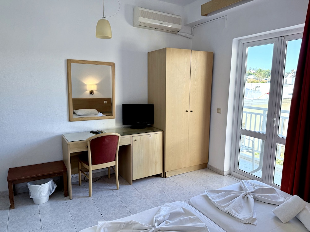 Savoy Hotel Rhodes 38/67