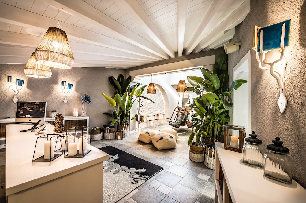 CAPO BLU BOUTIQUE HOTEL 51/62