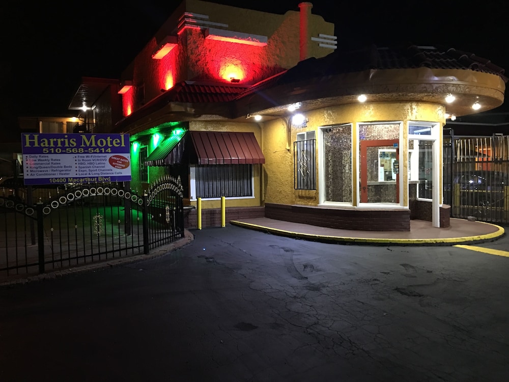 Harris Motel 49/59