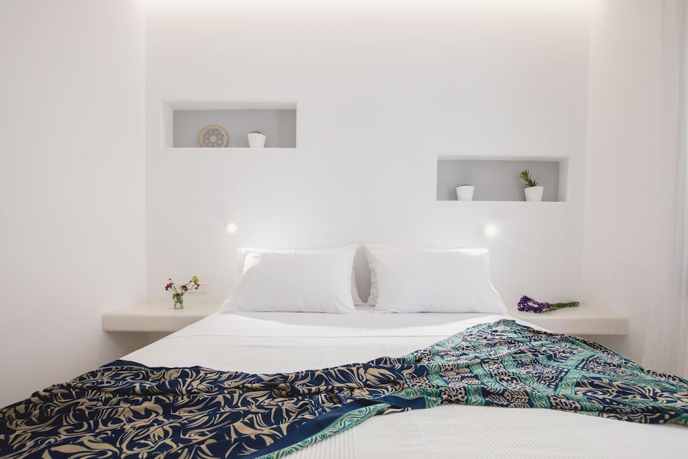 Arco Naxos Luxury Apartments 11/76