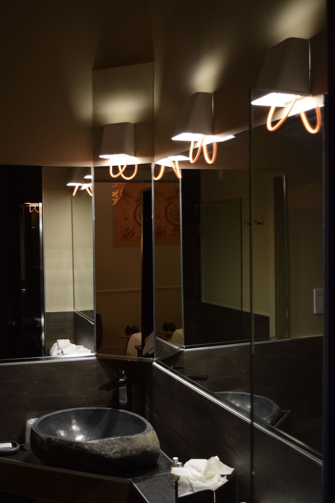 Hotel Nomad Vieux Quebec 13/23