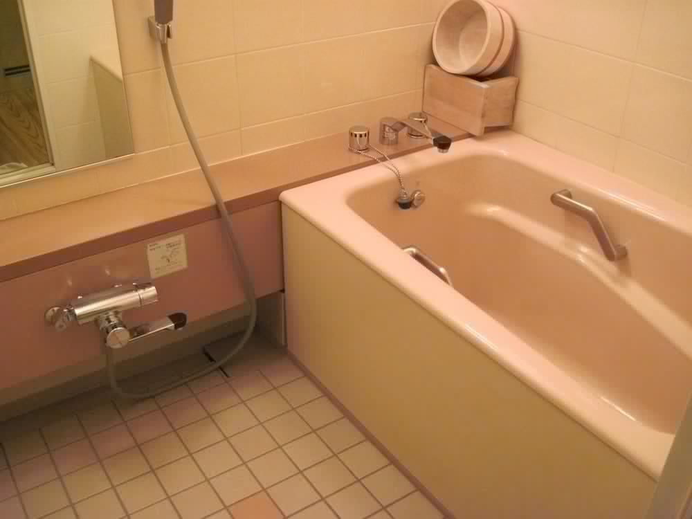 Kasuga Hotel 45/47
