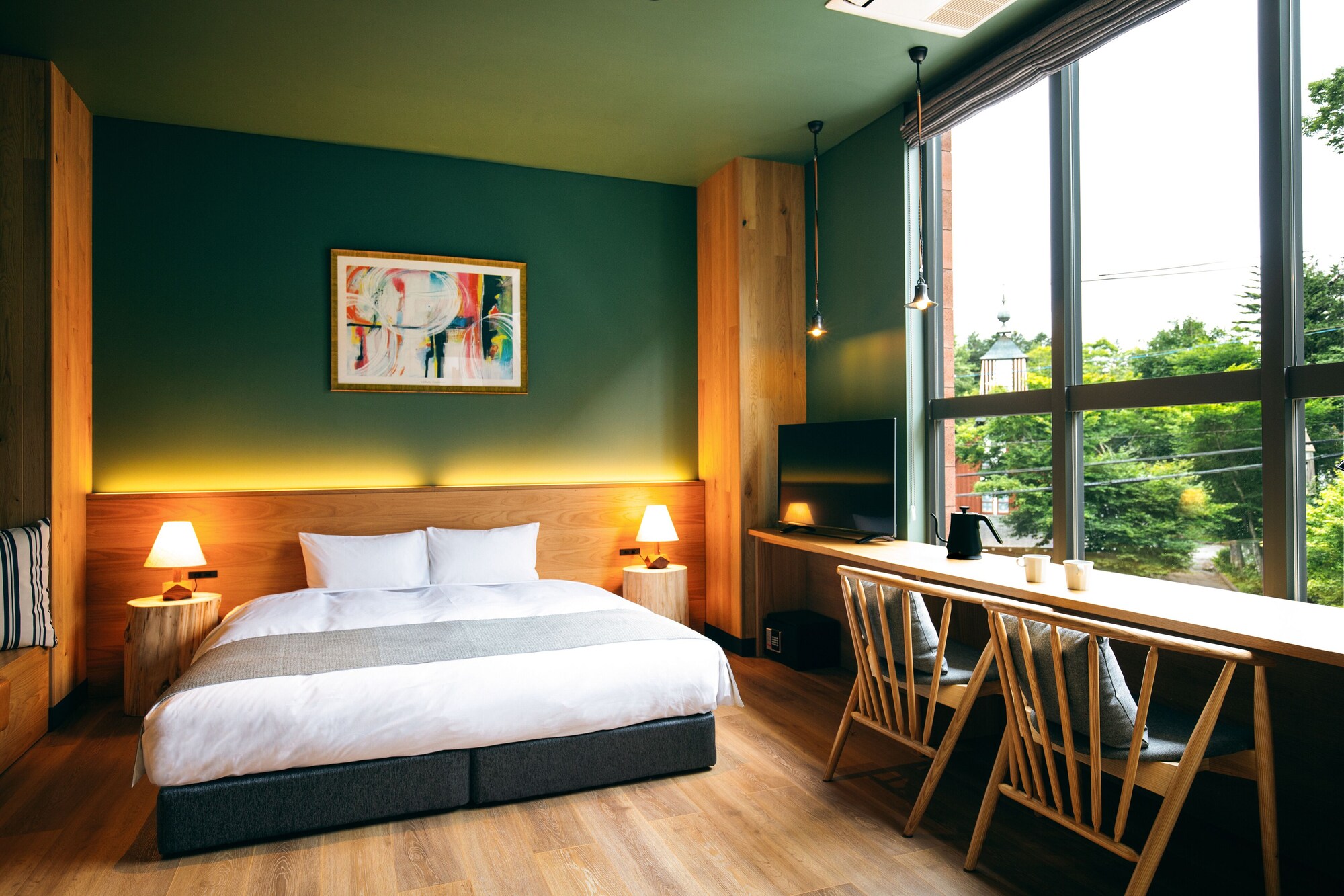 Room, King Bed, Church View