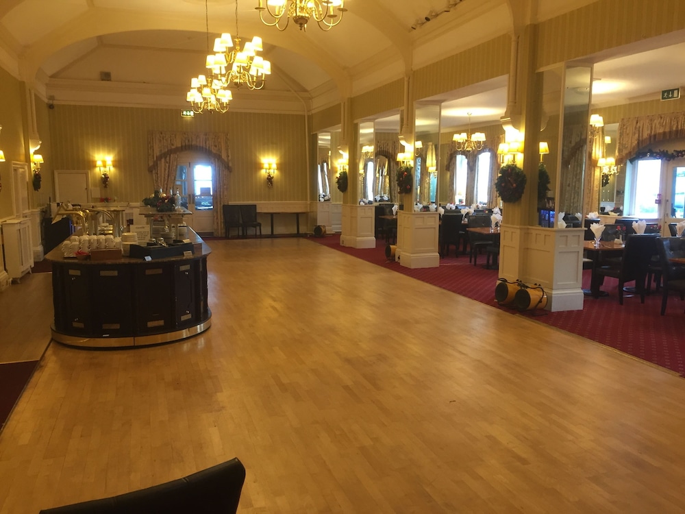 Clifton Hotel Scarborough 11/50