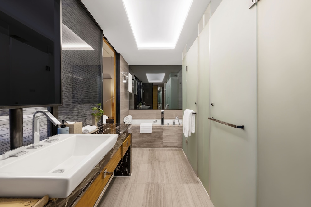 Enlux Hotel (Baotu Quanquan City Plaza) 59/59